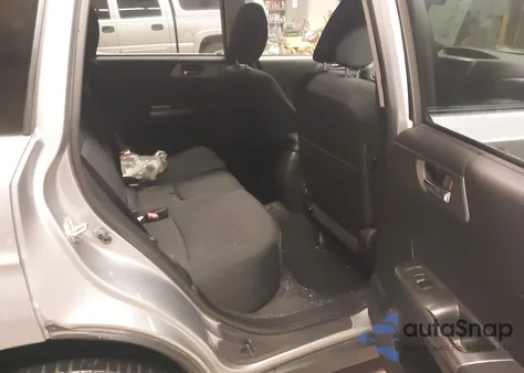 2012 Subaru Forester 2.5X Premium z USA, uszkodzony, nr VIN JF2SHADC4CH450690